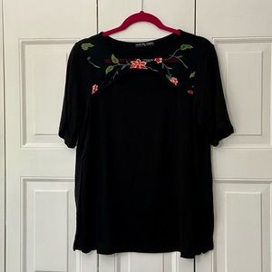 Kim & Cami, Black scoop-neck tee with embroidered mesh detail, Size 1X